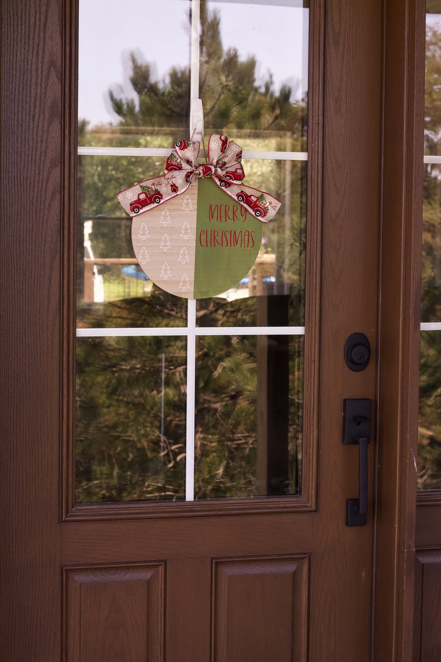 Tree Merry Christmas with Truck Bow Wood Round