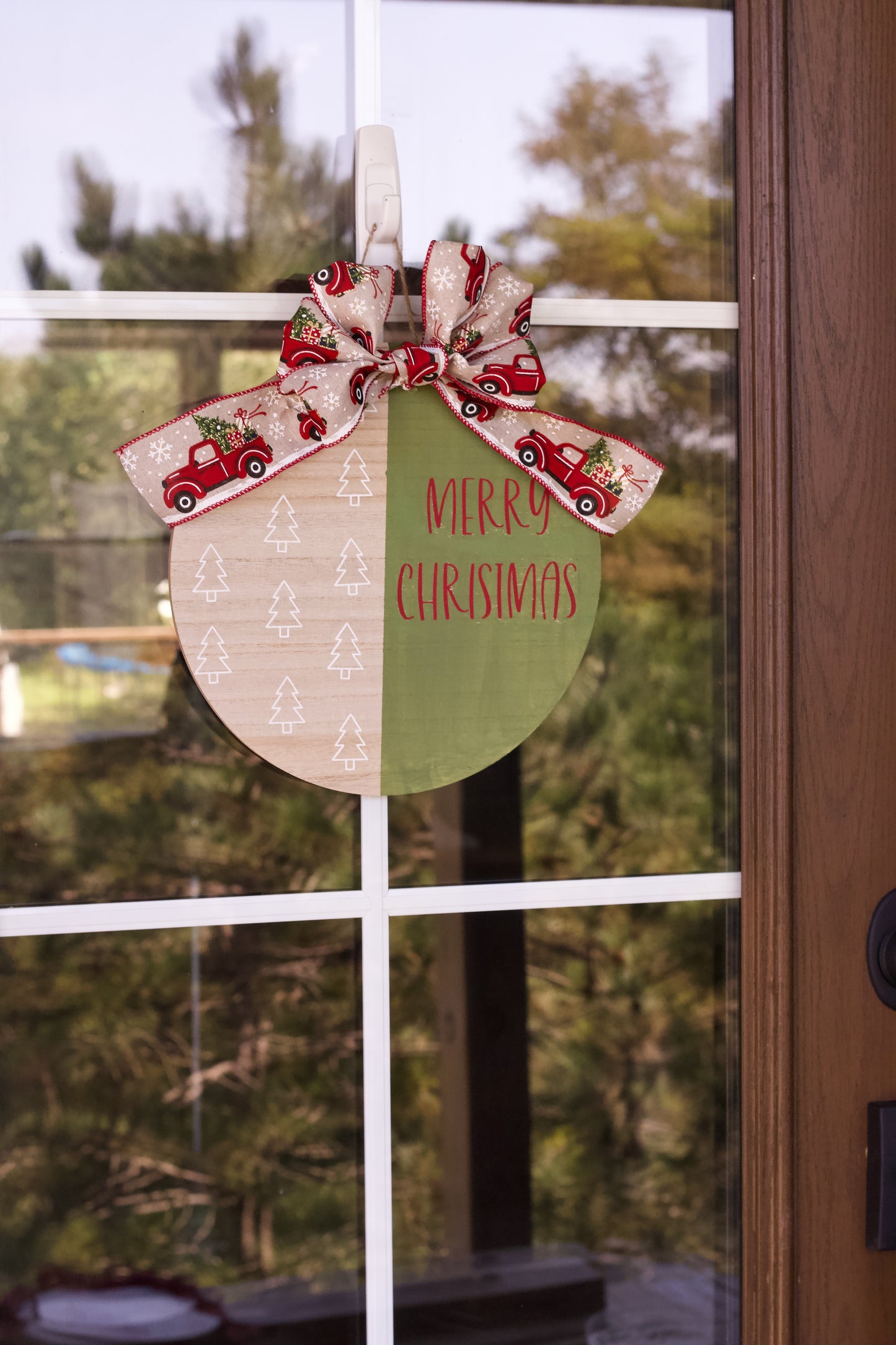 Tree Merry Christmas with Truck Bow Wood Round